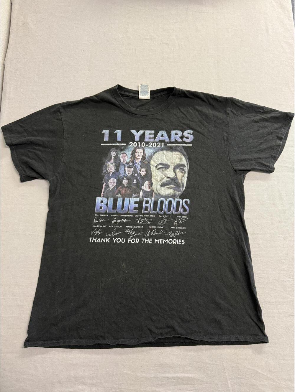 Blue Bloods Tv Show Wrap Party 11 Years Tom Selleck NYPD - L